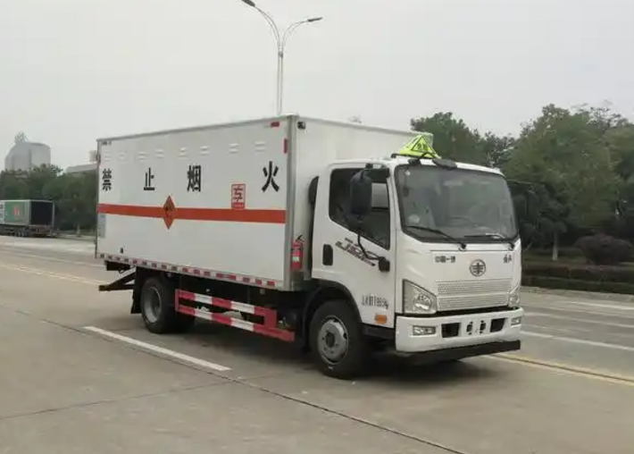岳阳爆破器材运输车可以上高速吗？