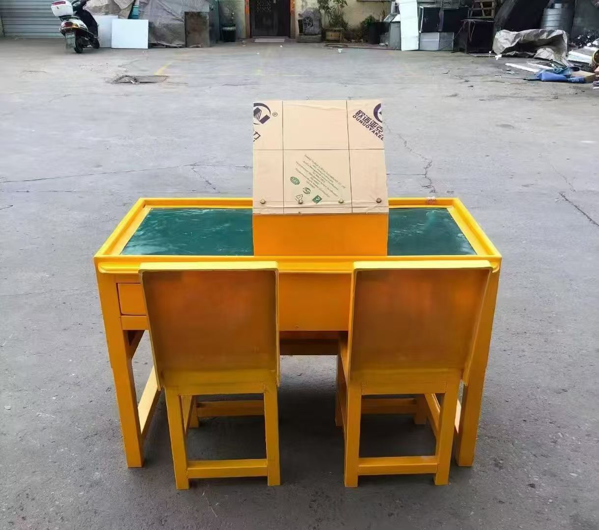 岳阳防静电导通桌井下煤矿火工品发放桌：危险品流转的安全守护者